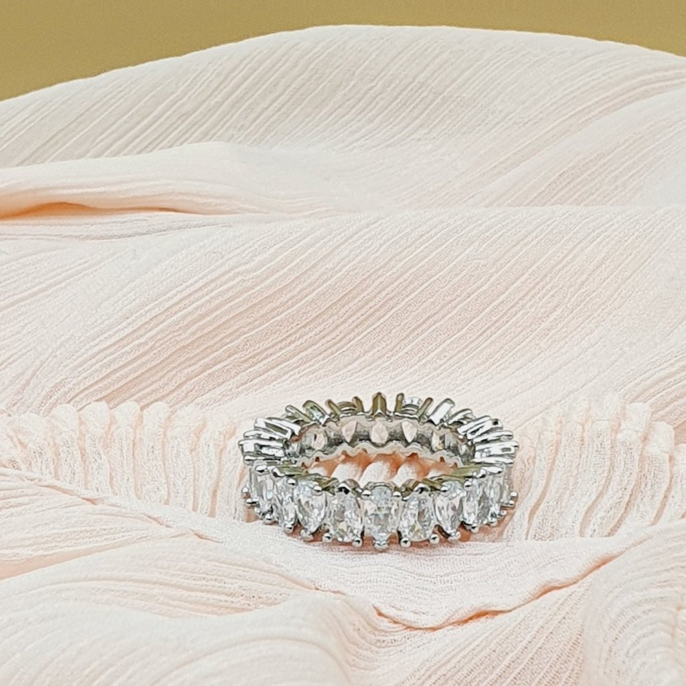 💎 Fashion Bling Dainty Pear Zircon Silver Eternity Ring for Women INDN8336 - Picture 3 of 8
